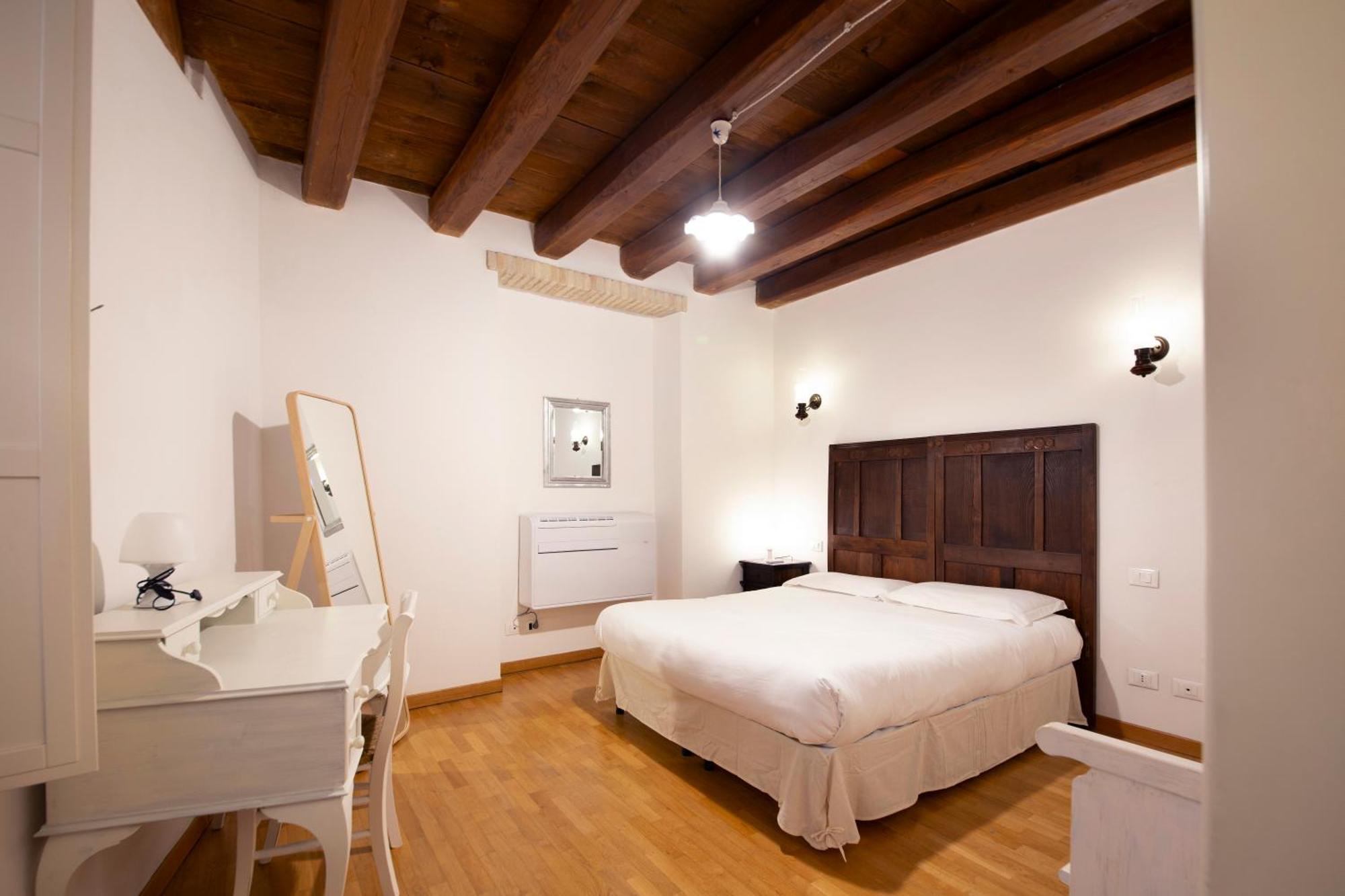 Suite Martini Al Castello كالياري المظهر الخارجي الصورة
